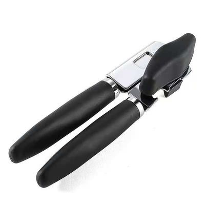 Στυλάτο ανοιχτήρας μπουκαλιών μπύρας σε μεταλλικό κουτί