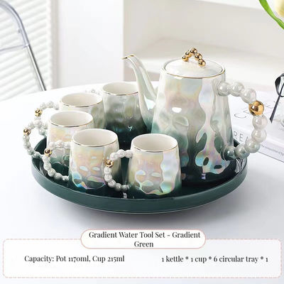 Καφέ, τσάι, μπύρα, νερό, κεραμικές κούπες καφέ με μπαμπού.