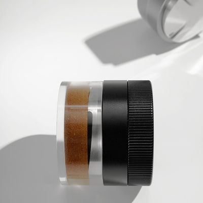 Τέσσερις λεπίδες από ανοξείδωτο χάλυβα για μπαρίστα σε καφέ