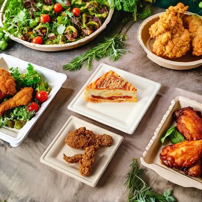 Φυσικό χρώμα Χάρτινα πιάτα για τα τρόφιμα με όλα τα αξεσουάρ