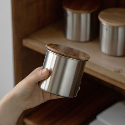 Γεννημένο σε ξύλινο κάλυμμα καφέ Κάνις προσαρμόσιμο από ανοξείδωτο χάλυβα Vakuum σφραγισμένο για αποθήκευση στην κουζίνα 8 * 7,5cm