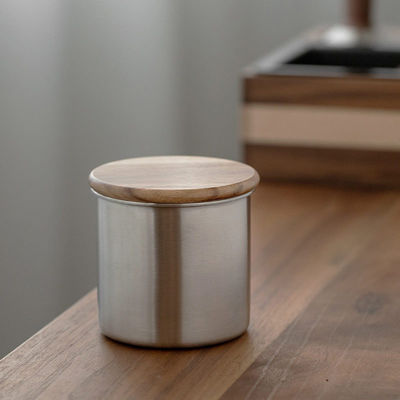 Γεννημένο σε ξύλινο κάλυμμα καφέ Κάνις προσαρμόσιμο από ανοξείδωτο χάλυβα Vakuum σφραγισμένο για αποθήκευση στην κουζίνα 8 * 7,5cm