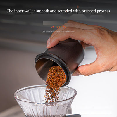 Το Essential Stainless Steel Coffee Dosing Cup των Smoothie Bars με σχεδιασμό hands-free