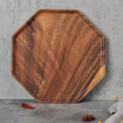 Τραπέζια και καλάθια με φρούτα από στερεό ξύλο