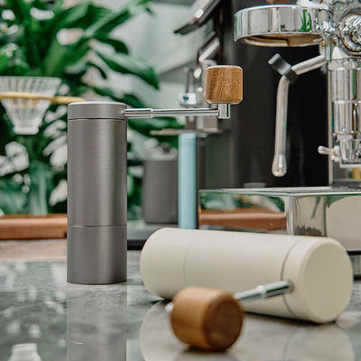 Επιχειρηματικό δώρο λειτουργία ρυθμιζόμενη χοντρότητα κεραμικό χειροποίητο μύλο χειροκίνητο τριβείο καφέ