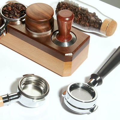 Κανένας Τύπος Flatware Φορητό ξύλινο καφέ Perfection με 58mm ατσάλινη λακκούβα