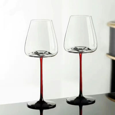 Διαυγές κάτω νυφική διακόσμηση Κρυστάλλινα ποτήρια κρασιού με χειροποίητο δημιουργικό σχέδιο