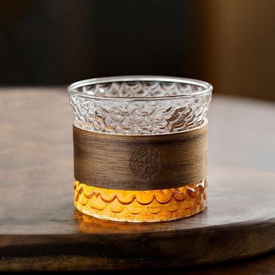 Δαχτυλίδι ξύλου με υψηλό βροσιλικικό γυαλί Κύπελλα τσαγιού Σύγχρονο σχεδιασμό σφυριού με ράβδους για ζεστά ποτά