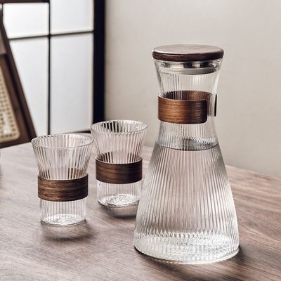Προσαρμοσμένο μέγεθος High Borosilicate Glass Drinking Set για σύγχρονα μπουκάλια κρύου νερού στο σπίτι