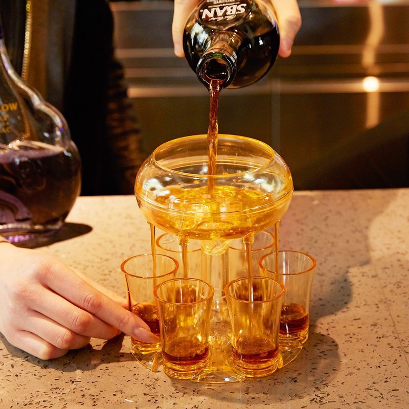 Τελείωσε το Morden Luxury 6-Shot Glass Dispenser και Κρατήρα για τέλεια κοκτέιλ ουίσκι